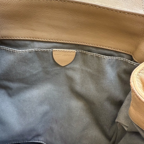 Marc Jacobs Adjustable Nude Leather Backpack With Lock Design - Picture 5 of 13